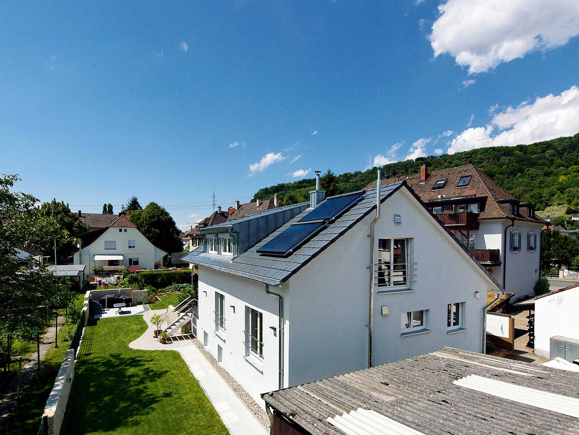 Haus_mit_Solarzellen